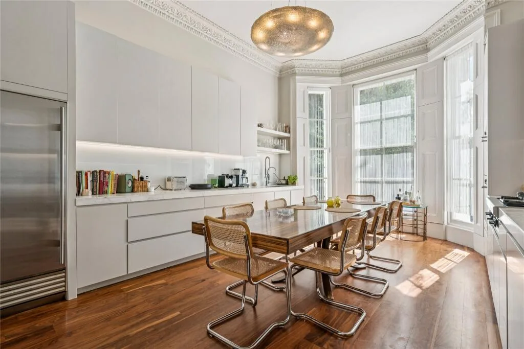 5 bedroom maisonette for rent