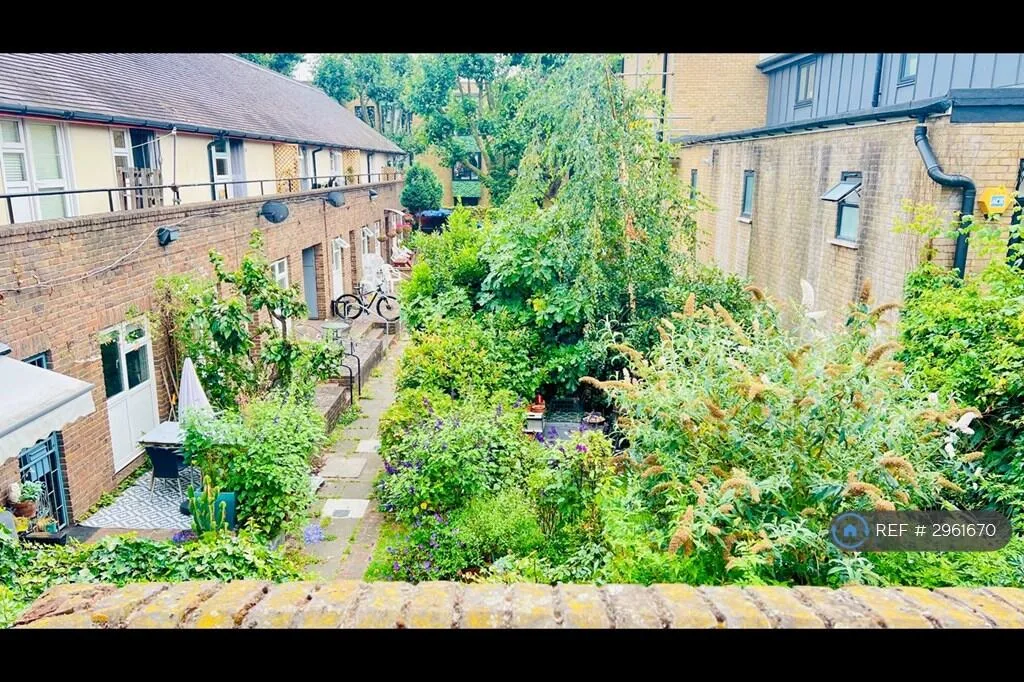 1 bedroom maisonette for rent