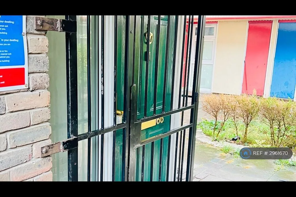 1 bedroom maisonette for rent