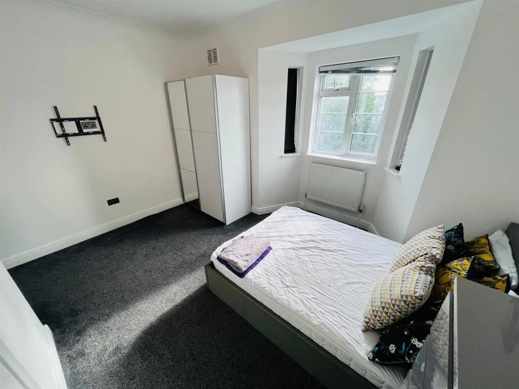 3 bedroom flat for rent