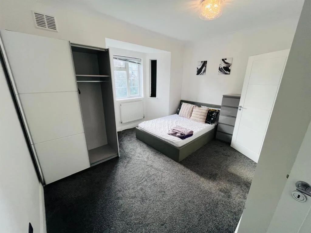 3 bedroom flat for rent