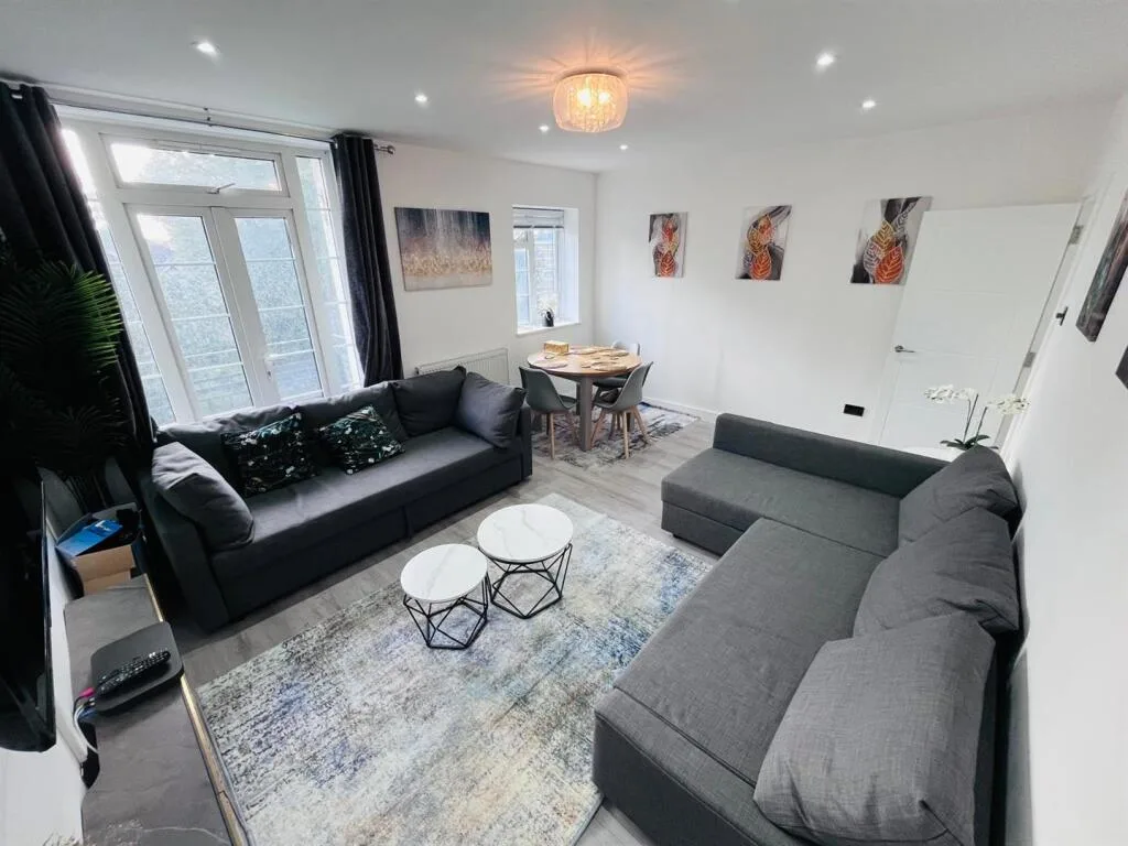 3 bedroom flat for rent