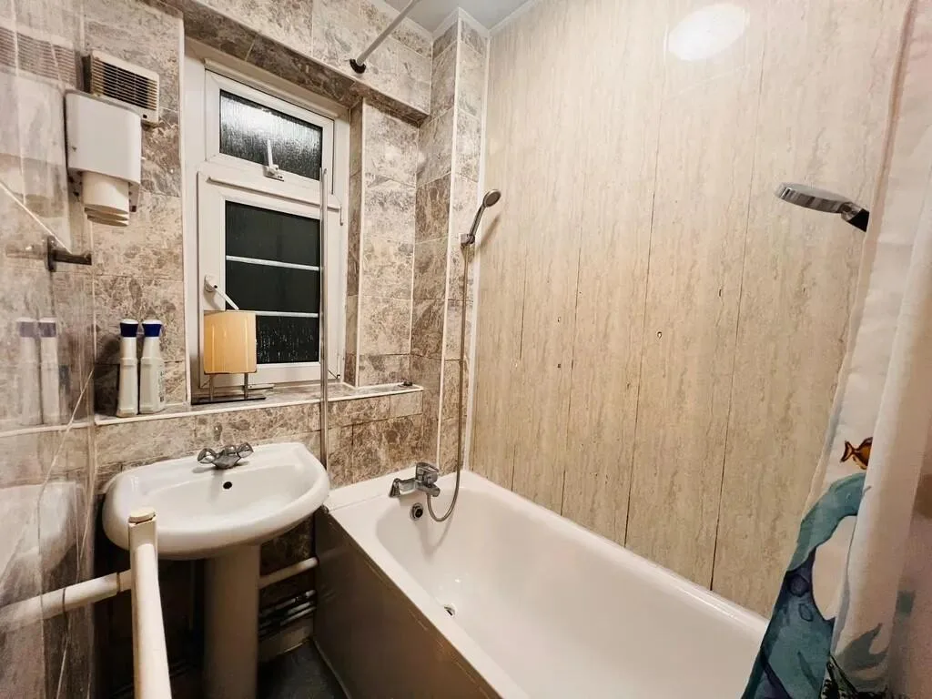 3 bedroom maisonette for rent