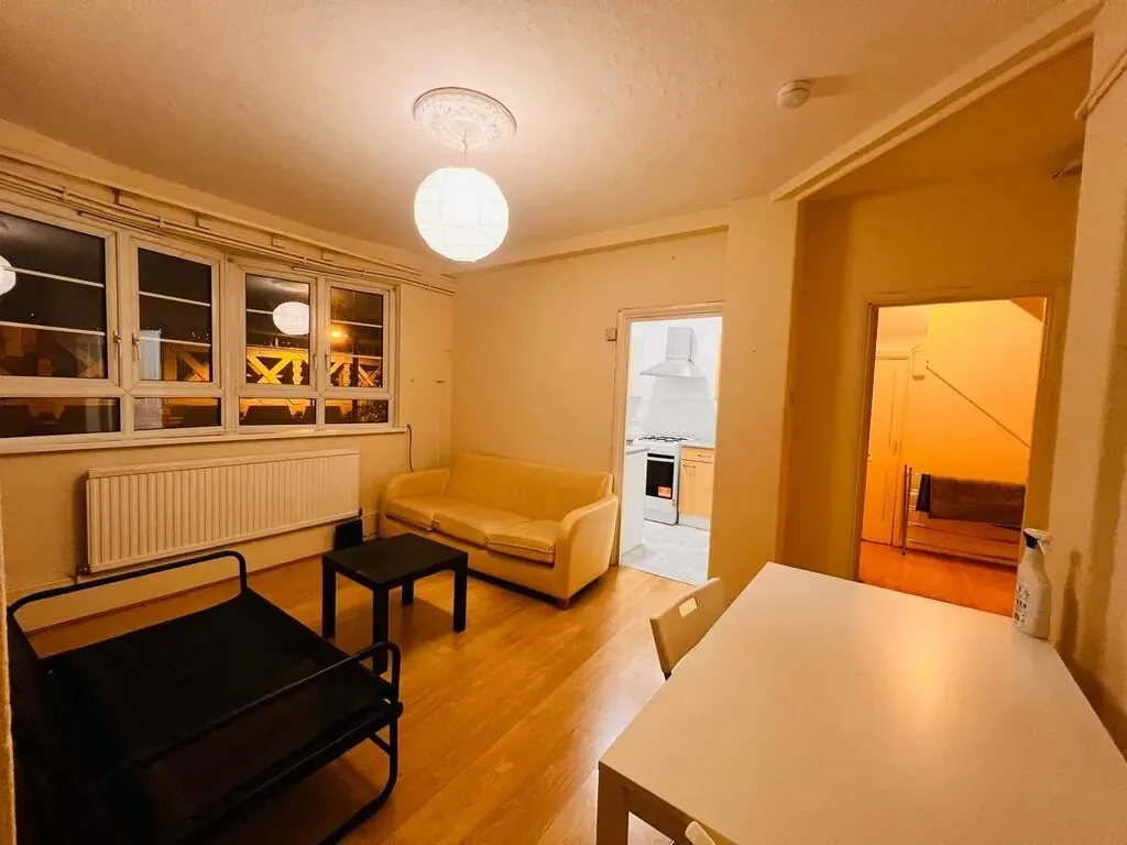 3 bedroom maisonette for rent