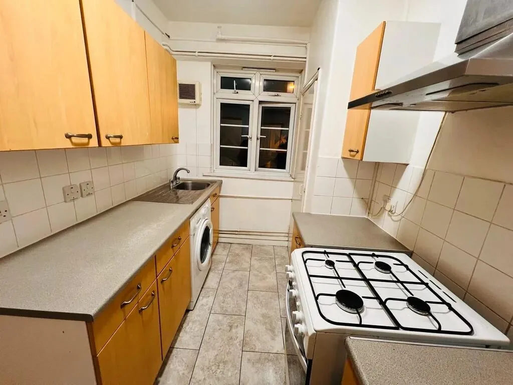 3 bedroom maisonette for rent