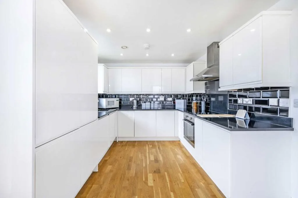 3 bedroom flat for rent