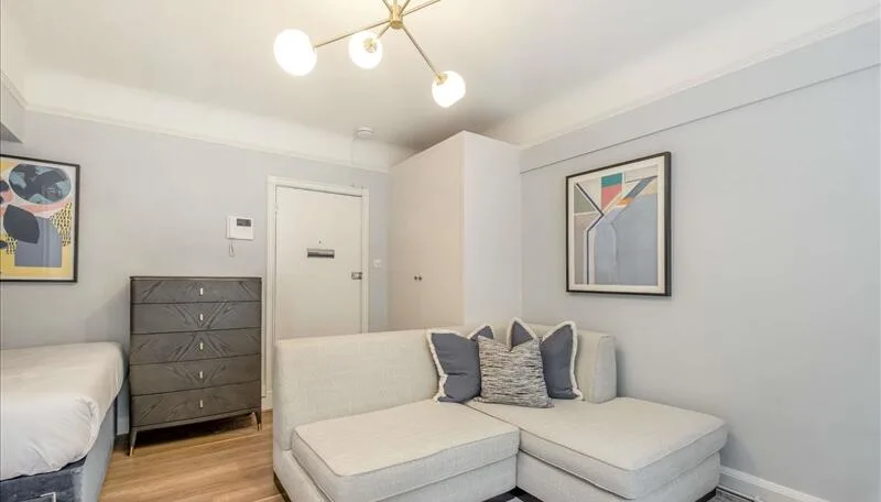 Studio flat for rent