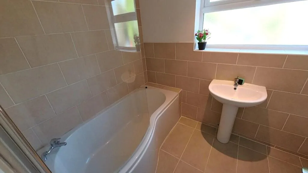 3 bedroom flat for rent
