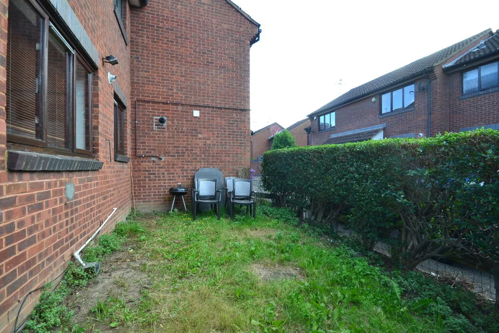 1 bedroom semi-detached house for rent