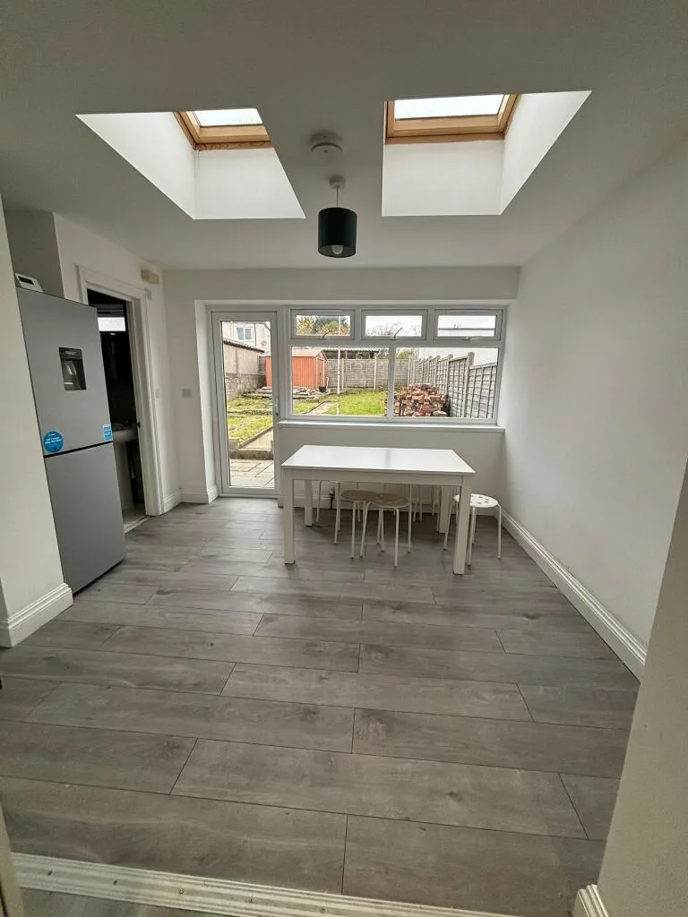 6 bedroom terraced house for rent