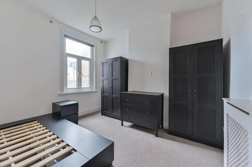 1 bedroom maisonette for rent