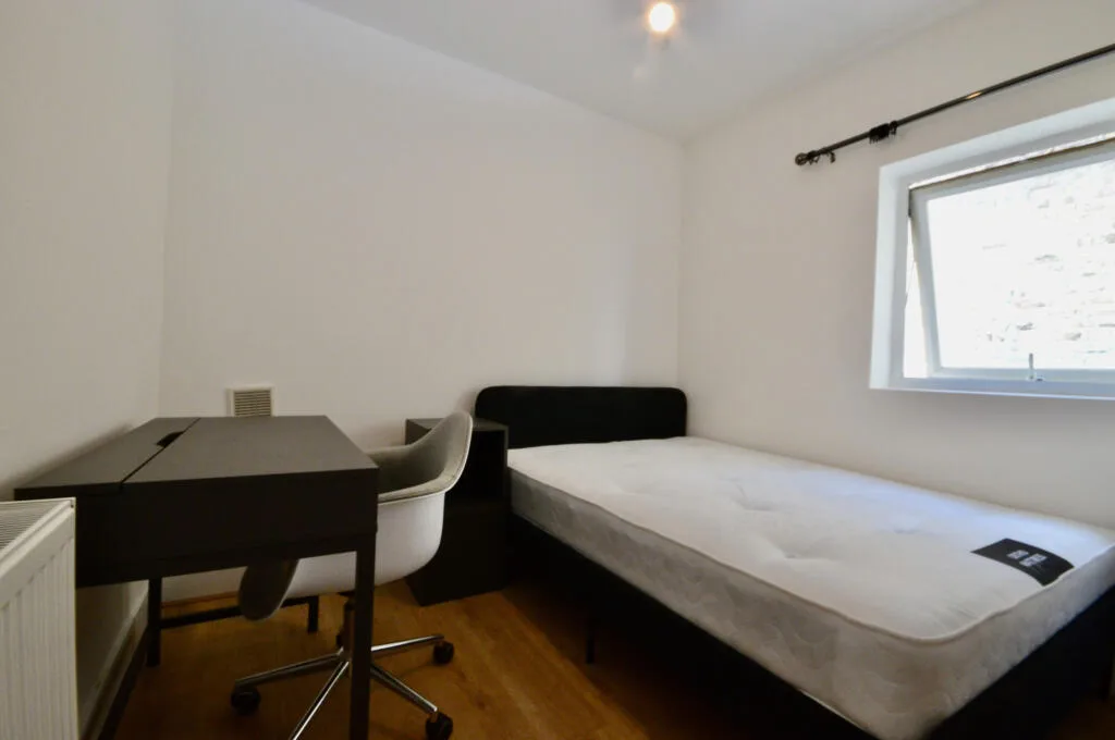 4 bedroom maisonette for rent