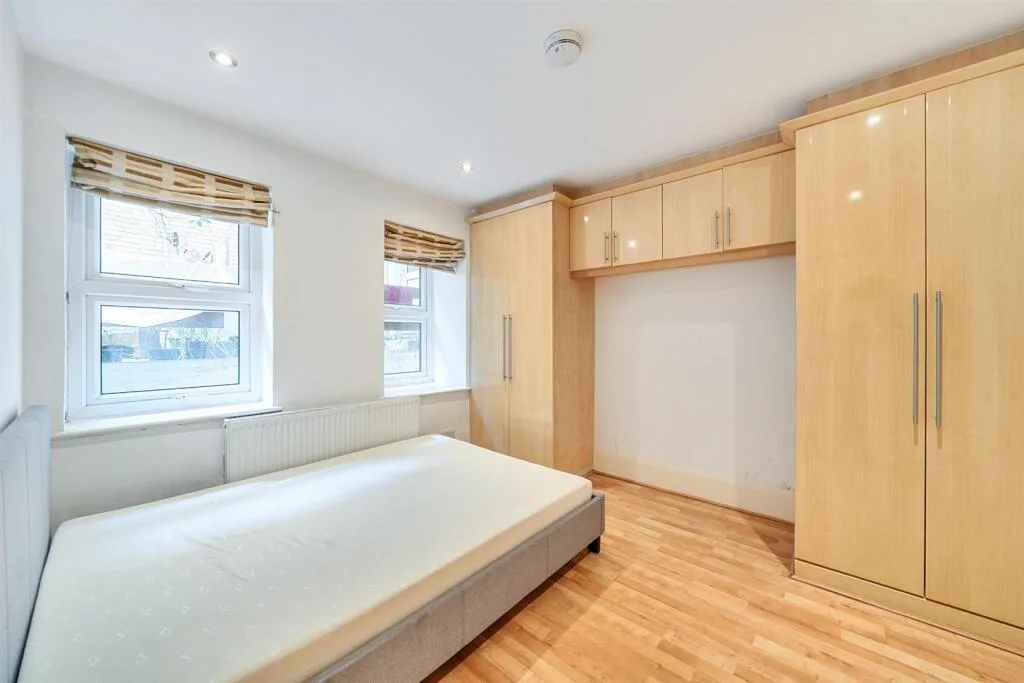 2 bedroom maisonette for rent
