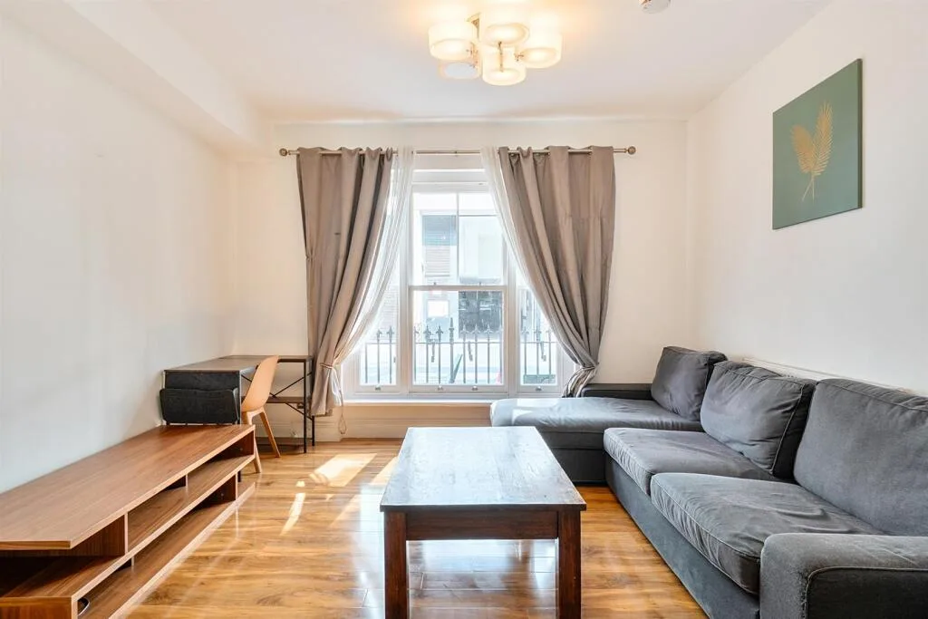 2 bedroom maisonette for rent