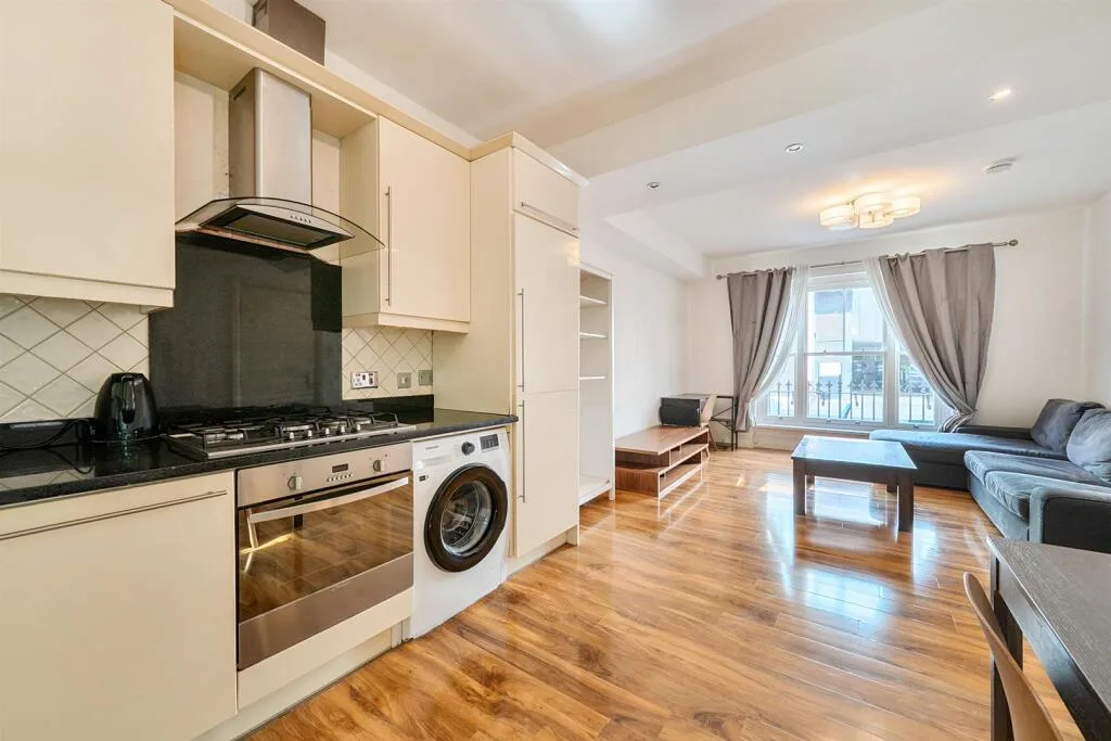 2 bedroom maisonette for rent