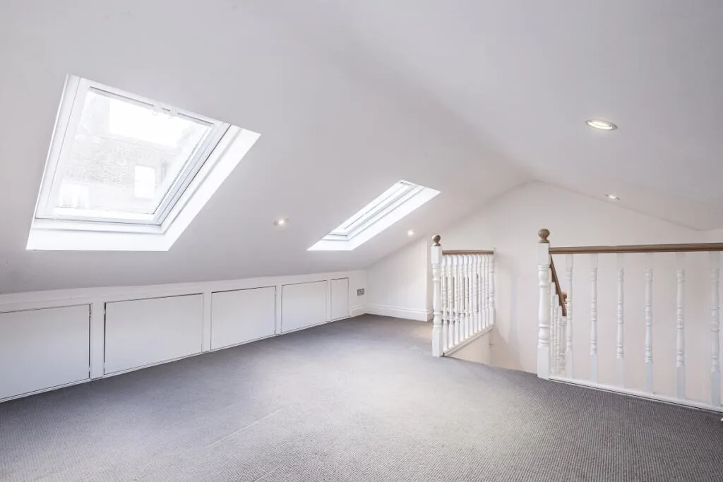 3 bedroom mews property for rent