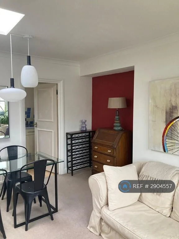 2 bedroom maisonette for rent