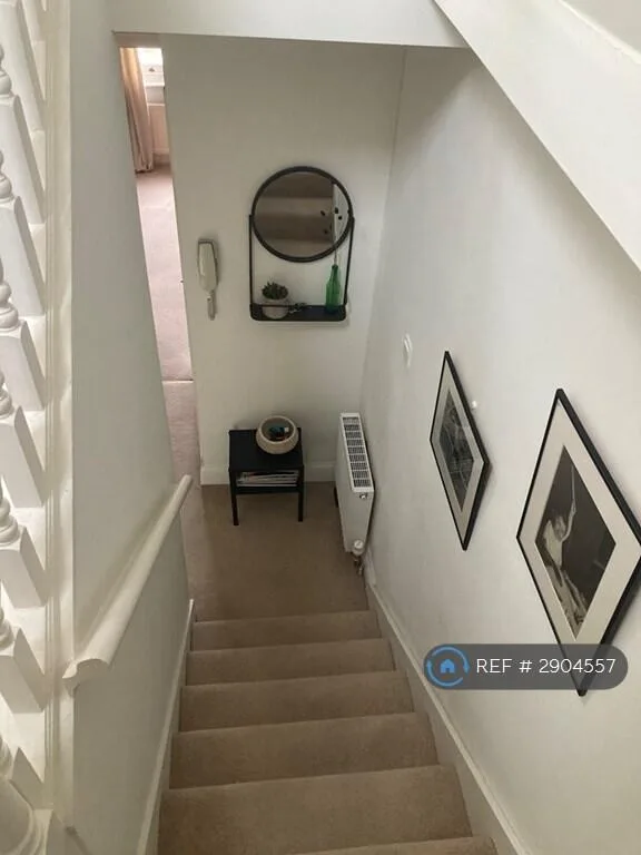 2 bedroom maisonette for rent