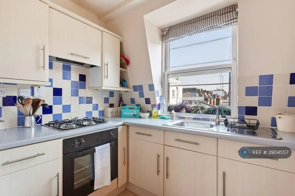 2 bedroom maisonette for rent