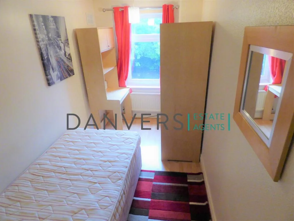 4 bedroom terraced house for rent
