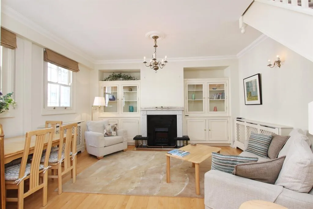 2 bedroom mews property for rent