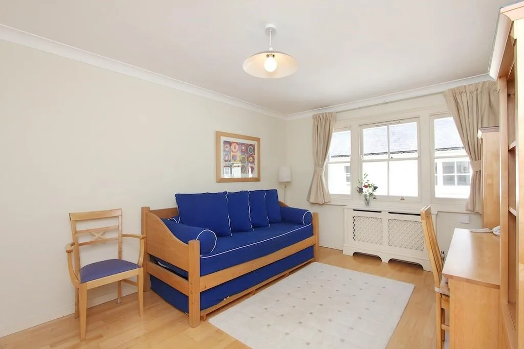 2 bedroom mews property for rent