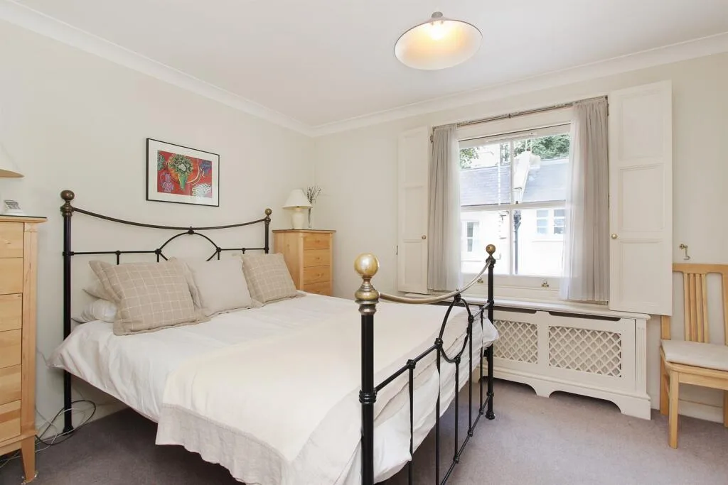 2 bedroom mews property for rent