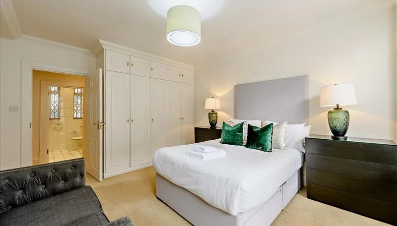 3 bedroom flat for rent