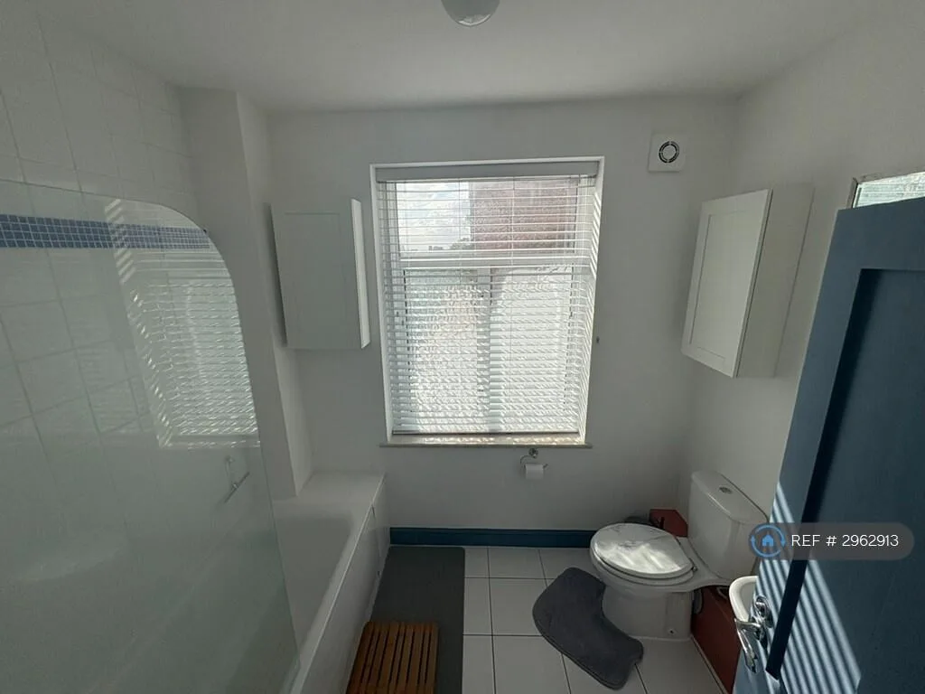 2 bedroom maisonette for rent