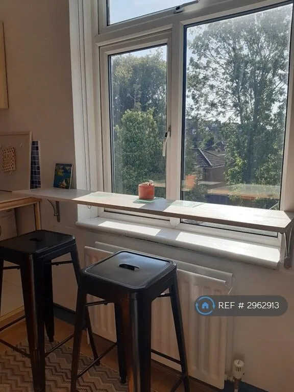 2 bedroom maisonette for rent