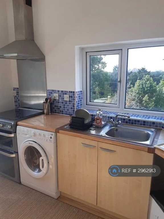 2 bedroom maisonette for rent