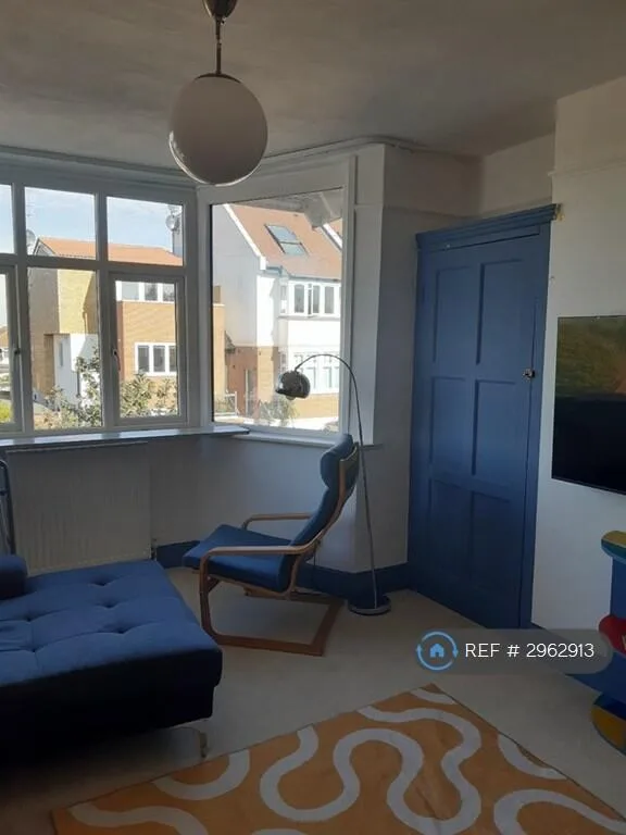 2 bedroom maisonette for rent