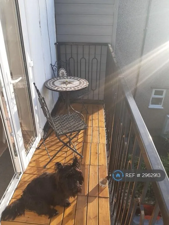 2 bedroom maisonette for rent