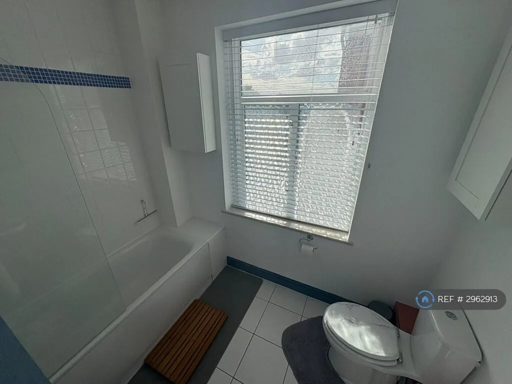 2 bedroom maisonette for rent
