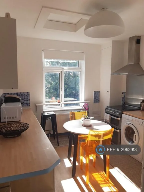 2 bedroom maisonette for rent