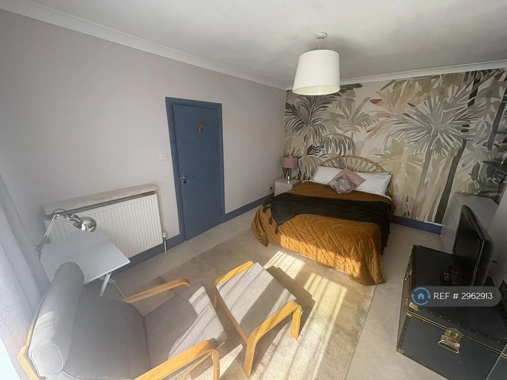 2 bedroom maisonette for rent