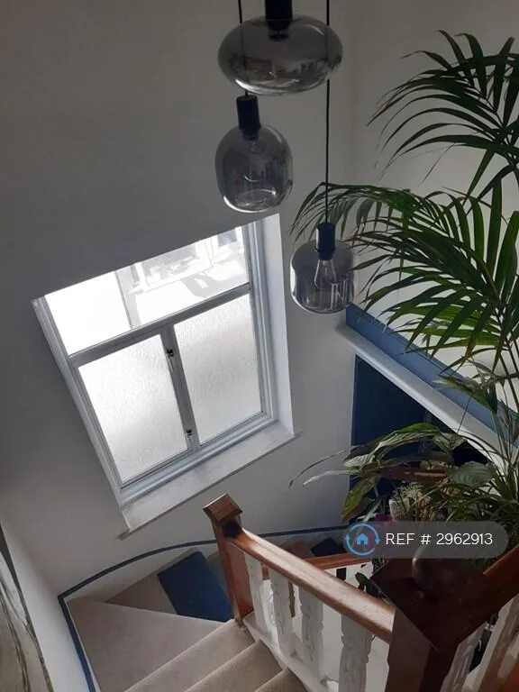 2 bedroom maisonette for rent