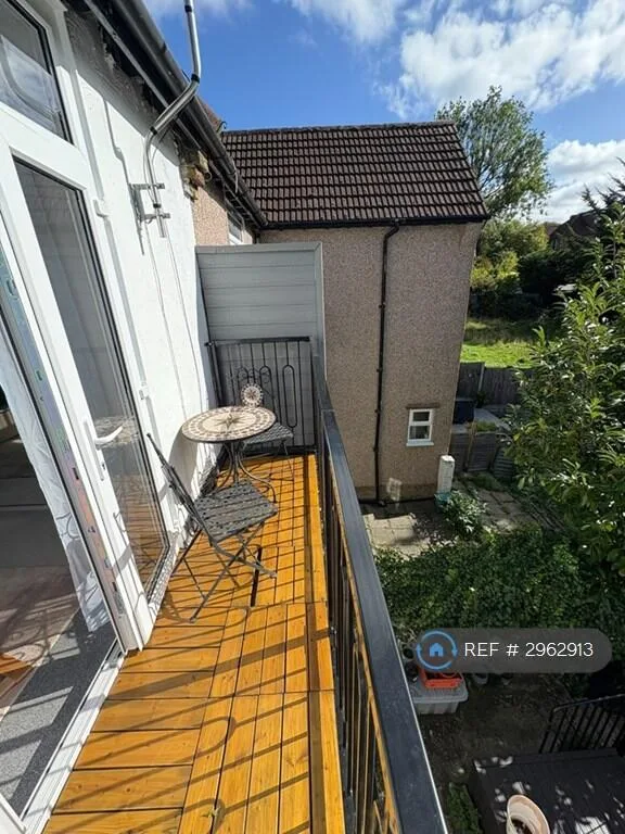 2 bedroom maisonette for rent