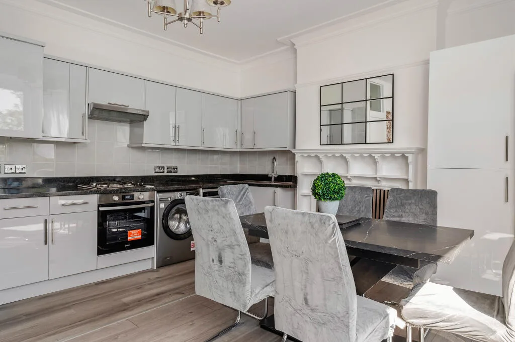 2 bedroom flat for rent