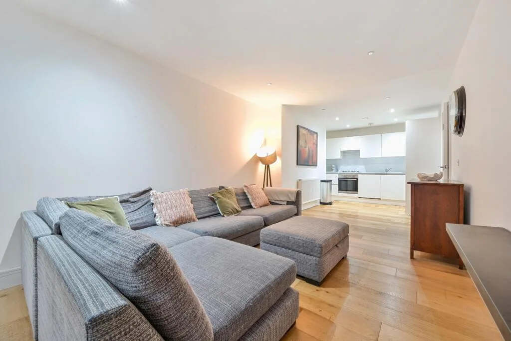 3 bedroom flat for rent