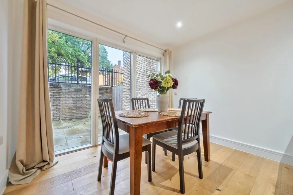 3 bedroom flat for rent