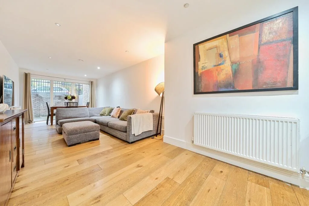3 bedroom flat for rent