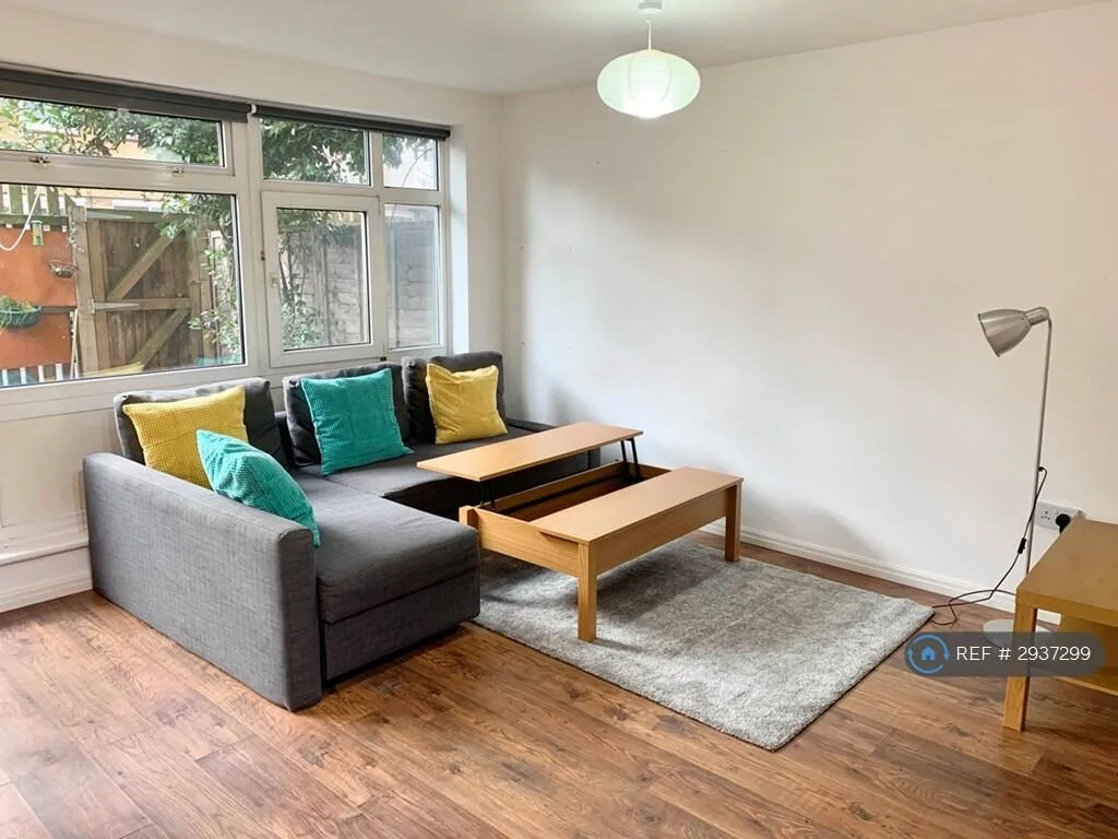 3 bedroom maisonette for rent