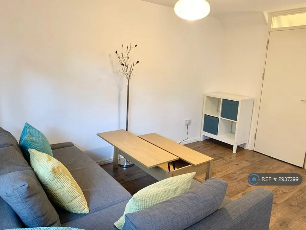3 bedroom maisonette for rent