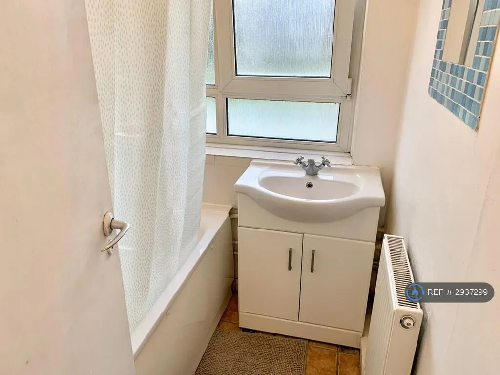 3 bedroom maisonette for rent