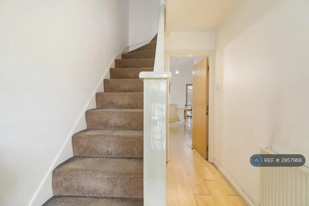 4 bedroom end of terrace house for rent