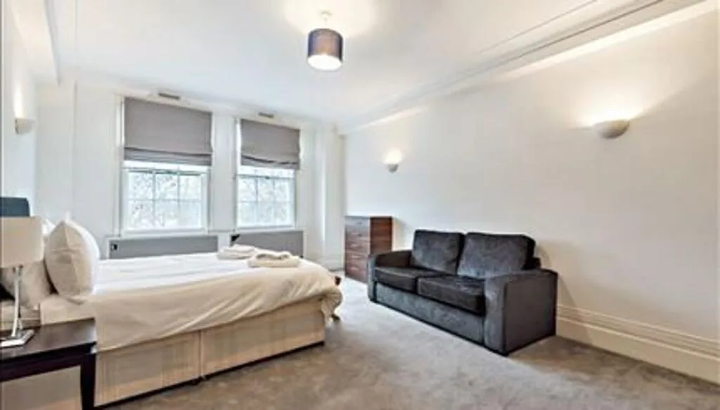 5 bedroom flat for rent