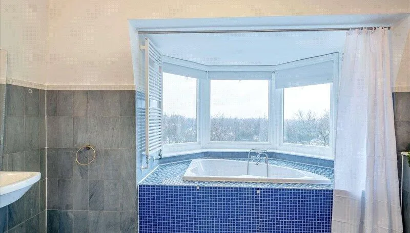 4 bedroom flat for rent