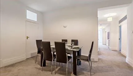 5 bedroom flat for rent