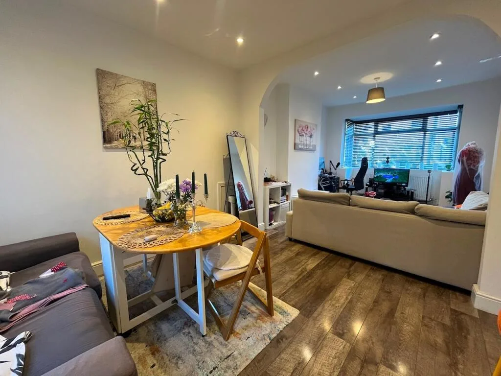 2 bedroom house for rent